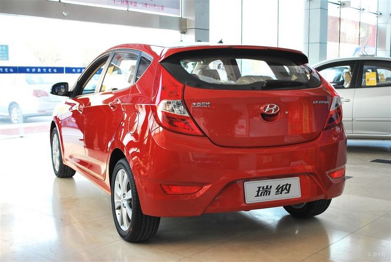 二手车瑞纳两厢